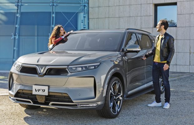 Ô tô điện VF 9 là biểu tượng cho nỗ lực chinh phục những đỉnh cao trong lĩnh vực công nghệ và mang tầm vóc quốc tế